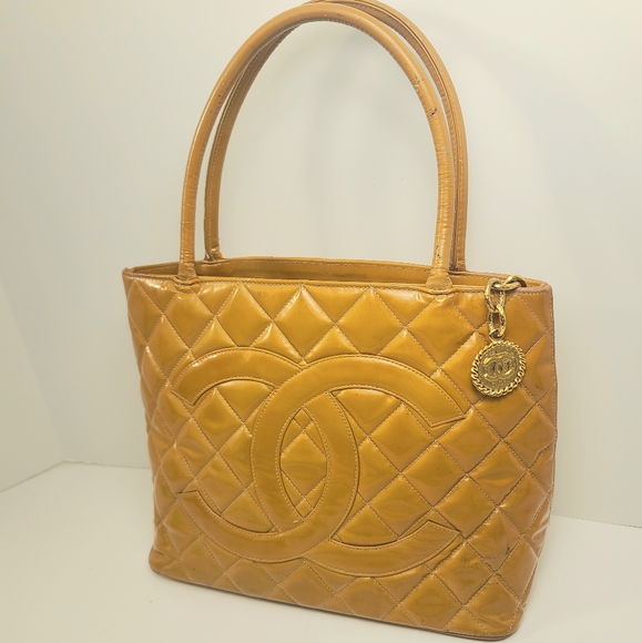 Chanel Medallion Quilted Brown Patent Leather Tote - Picture 10 of 16